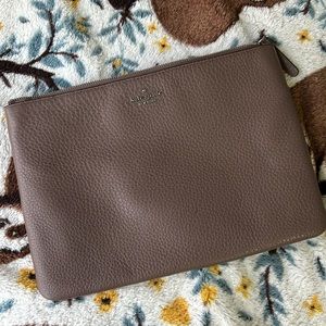 kate spade ♠️ pebbled case